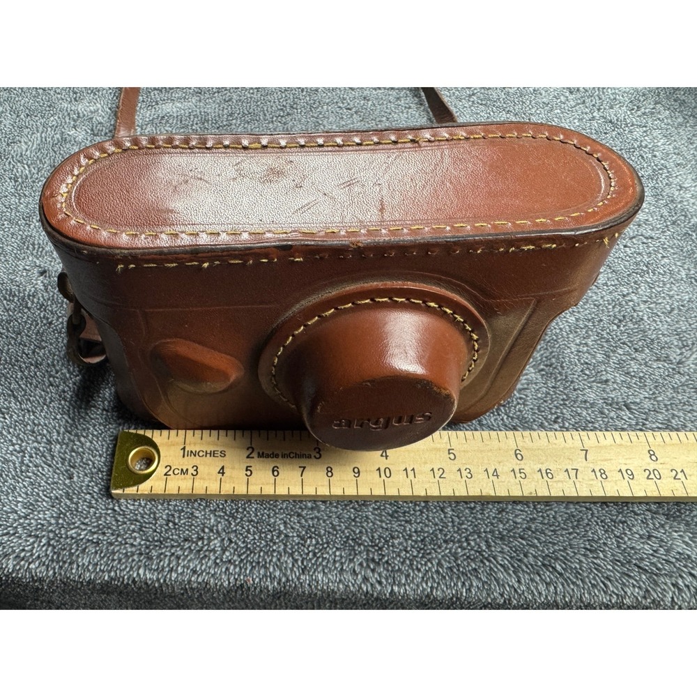Vintage Argus C3 Rangefinder 35mm Camera w Leather Case Classic USA - Picture 10 of 10